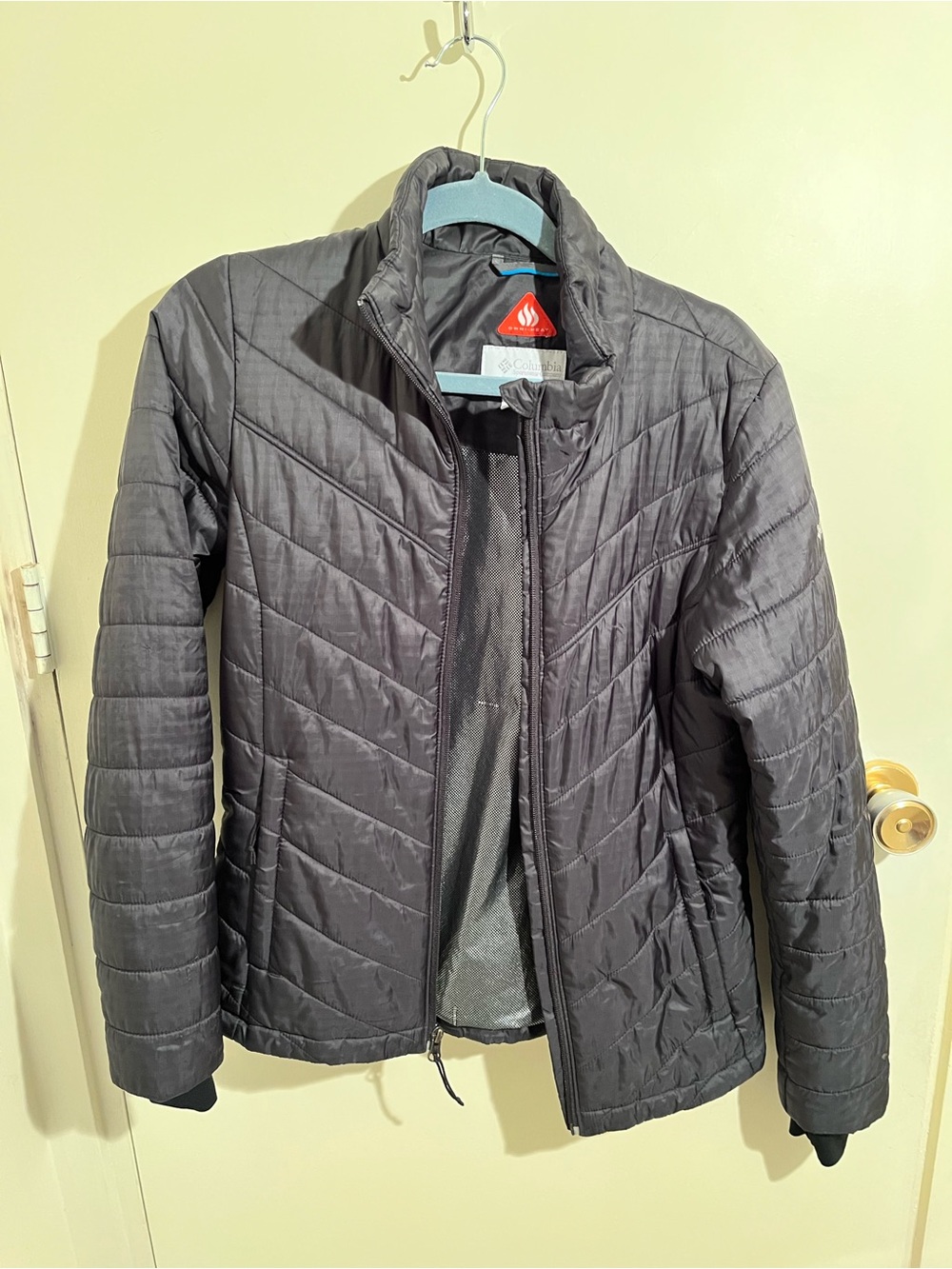 Women’s Columbia Black Quilted Puffer Jacket Omni-heat running